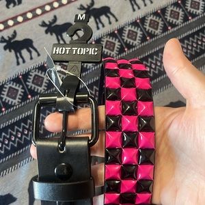 Women’s hot topic pink and black belt *NWT*